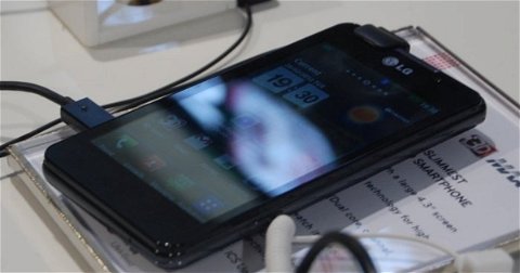 MWC 2012 | LG Optimus 3D Max al detalle, en vídeo