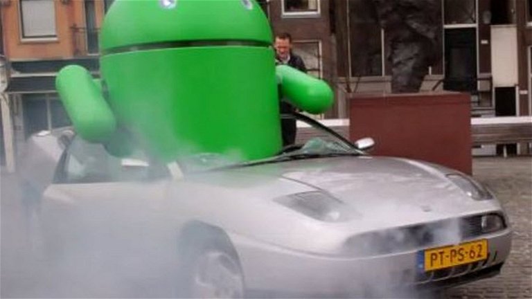 Hazle un sitio a la Nexus 7 en tu coche, te mostramos como hacerlo en este curioso vídeo