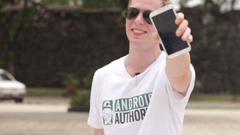 El Samsung Galaxy Note II prueba el suelo en un drop test