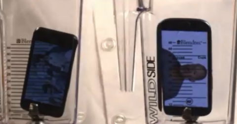 La resistencia del iPhone 5 y del Samsung Galaxy S III llevada al límite con una licuadora
