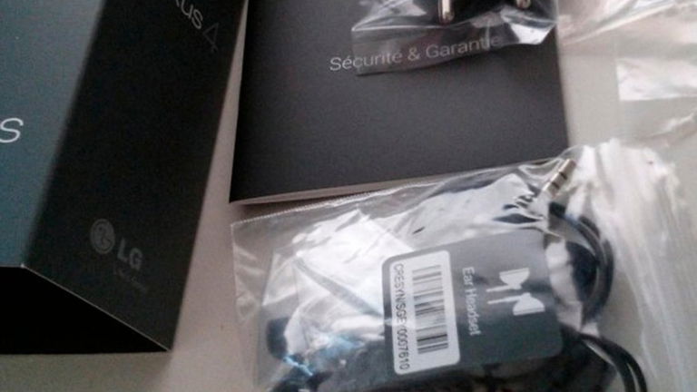 El Google Nexus 4 incluye auriculares en Francia