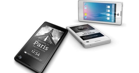 MWC 2013 | Hemos visto el funcionamiento del YotaPhone, el móvil con dos pantallas