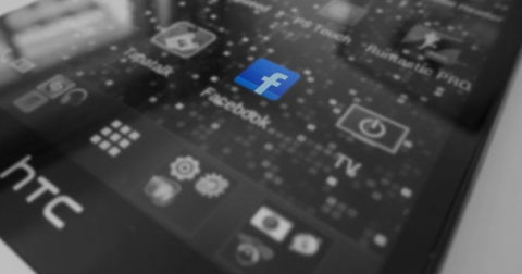 Facebook registraba nuestro número de teléfono al descargar su aplicación desde Google Play