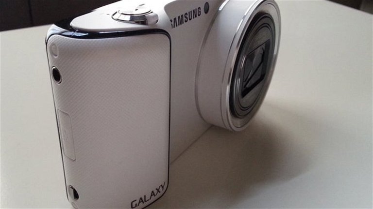 Recordando cuando Samsung lanzó la Galaxy Camera, una cámara digital con Android incorporado
