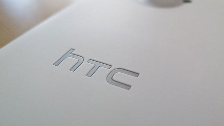 ¿Prepara HTC entrar de lleno en el mercado de los phablets?