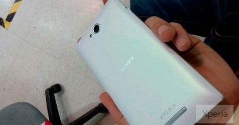 Se filtran imágenes de un nuevo integrante de la familia Xperia, el Sony Xperia S39h