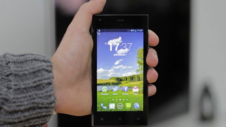 Analizamos en vídeo el Sunstech uSUN250, un quad-core de firma española