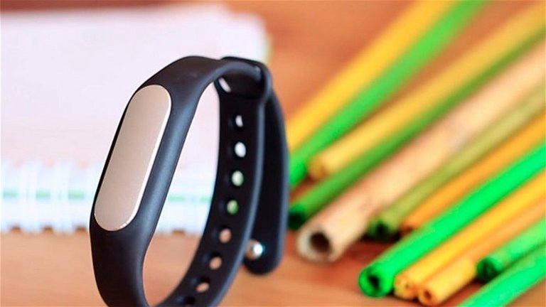 Xiaomi podría presentar muy pronto su primer smartwatch y una nueva pulsera inteligente