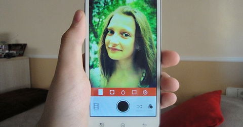 Retrica, la popular aplicación de selfies se vuelve totalmente gratuita y sin publicidad