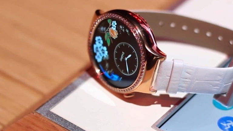 Huawei patenta un ingenioso smartwatch con un compartimento para guardar los auriculares