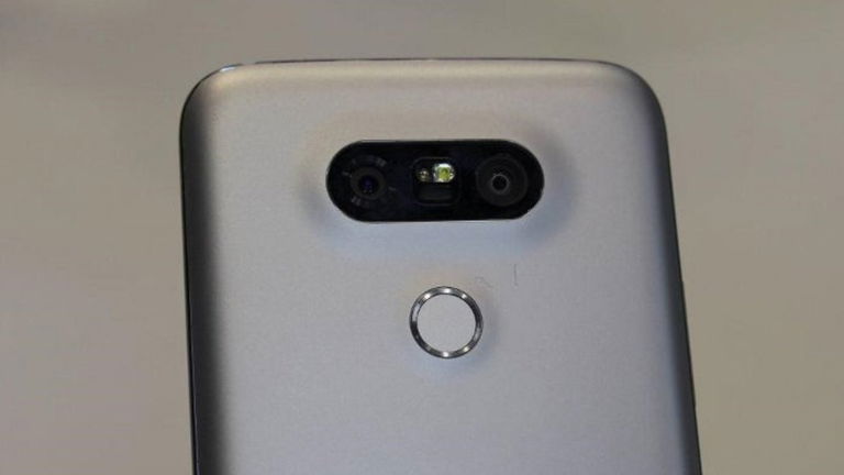 Smartphones con doble cámara: ¿por qué tienen que ser así de feos?