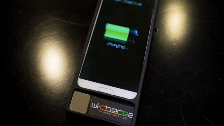 Con Wi-Charge cargarás tu smartphone mediante rayos láser