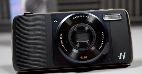 Hasselblad True Zoom, el mod de Motorola que convierte tu smartphone en una cámara