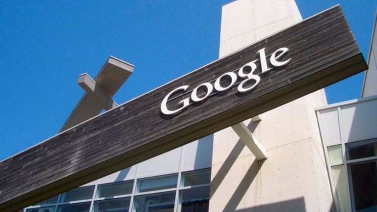 Los dos primeros dispositivos desarrollados por Google llegarán en septiembre