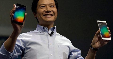 El CEO de Xiaomi enseña todos los móviles que ha probado durante el último año