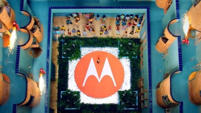 Lenovo se ríe de Apple en el nuevo anuncio del Moto Z