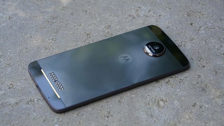 Fechas de actualización a Android Nougat de los Moto Z y Z Play