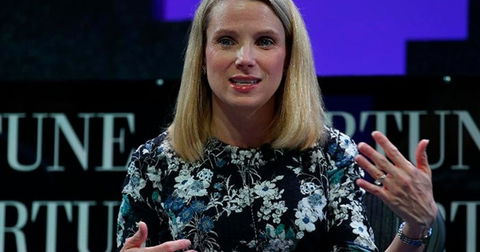 Verizon compra Yahoo, le cambian el nombre a Altaba y despiden a Marissa Mayer