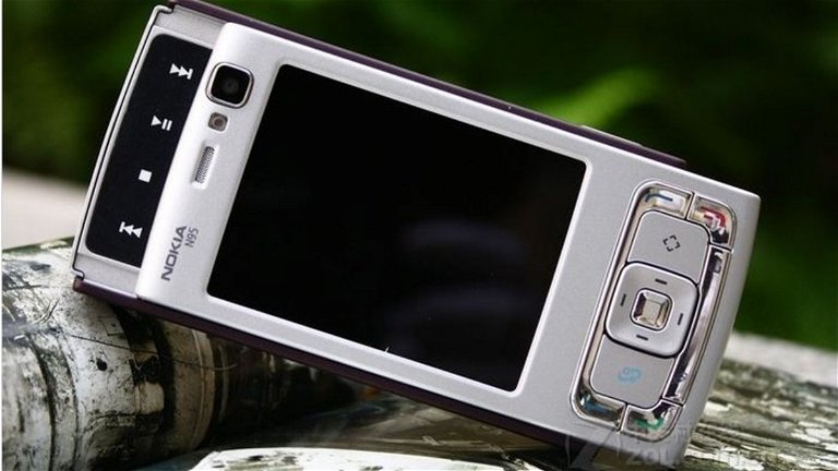Este viejo Nokia de 2007 se vende por 1300 euros en eBay