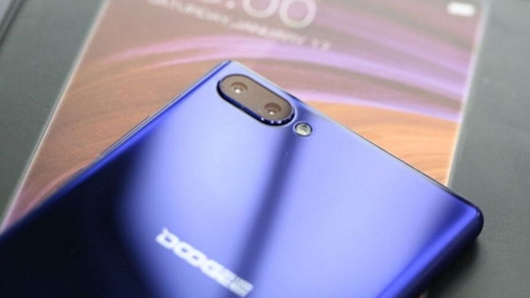 DOOGEE Mix: el primer teléfono sin biseles y con doble cámara trasera