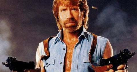 Ayuda a Chuck Norris a salvar el multiverso con patadas voladoras en Nonstop Chuck Norris