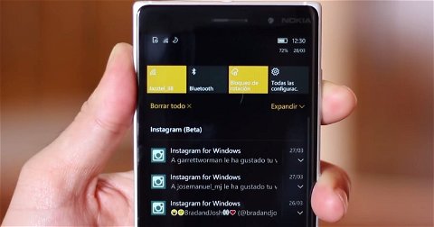 Este móvil te deja elegir si quieres usarlo con Android o con Windows 10