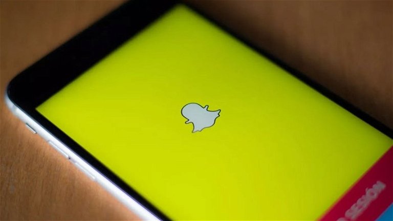 Snapchat estrena compatibilidad con Giphy y nuevas pestañas de Amigos y Descubre
