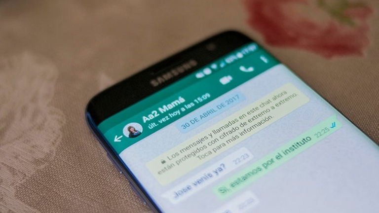 La diferencia entre eliminar y anular mensajes en WhatsApp