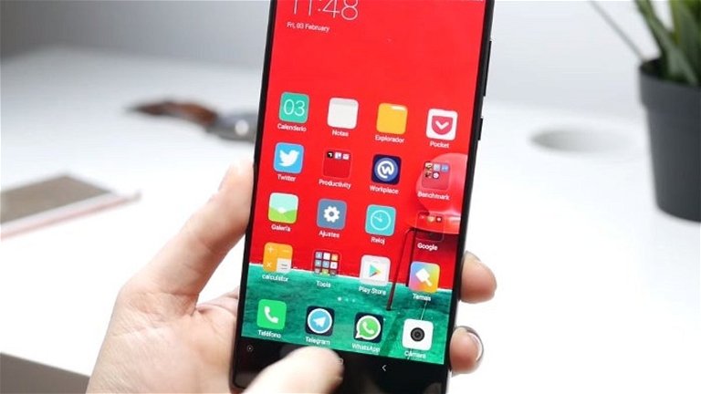 El próximo gama alta de Xiaomi será más Samsung que nunca gracias a su pantalla