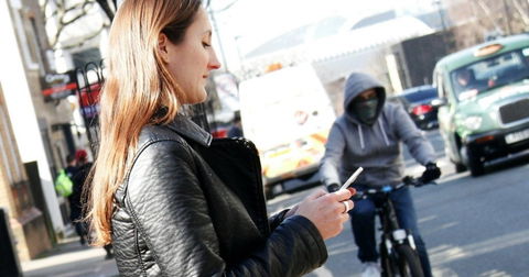 Ericsson registra una patente que impediría los robos de teléfonos móviles: así es como funciona