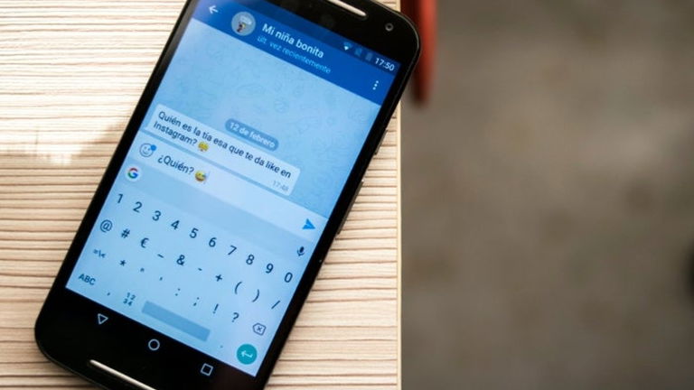 Es bastante probable que tu pareja te espíe en las redes sociales, según un estudio