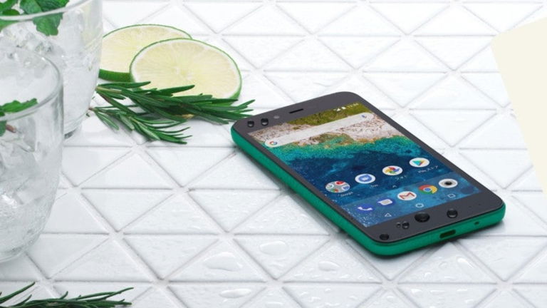Sharp lanza el Android One S3, ¿el iPhone 5C de Android?