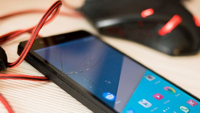 Con este truco podrás usar tu Android cuando la pantalla está rota y no responde