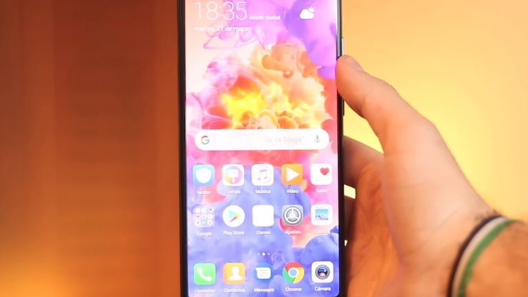 ¿Y si la solución al notch fuese un agujero en la pantalla? Huawei podría estar en ello