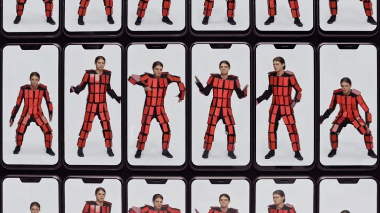 Cuánto cuesta y cómo se hizo el traje de ASUS ZenFone 5 de su último spot