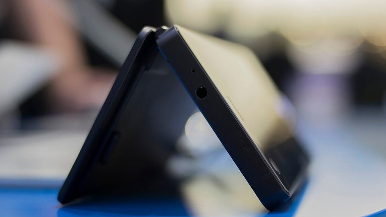 Recordando al ZTE Axon M: el mejor ejemplo de cómo no debía ser un móvil plegable