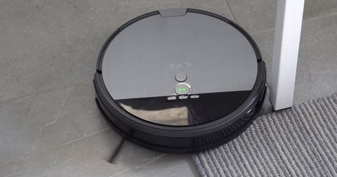 ¡No te preocupes más de barrer gracias a este robot aspirador rebajado 60 euros!