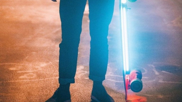 Andar esta sobrevalorado, ¡ya puedes comprar el monopatín inteligente de Xiaomi!