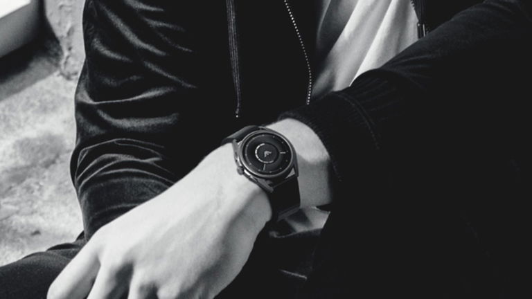 Armani ha lanzado un reloj con Wear OS, NFC... y el mismo procesador anticuado de siempre