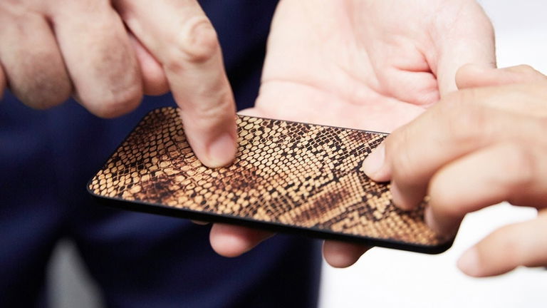 Gorilla Glass 6 no solo es más resistente, también es infinitamente más personalizable