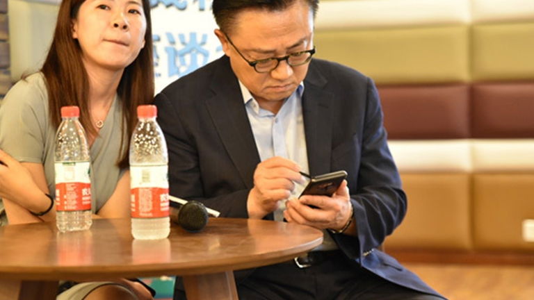 Samsung Galaxy Note9: filtrado en vivo en manos del CEO de Samsung
