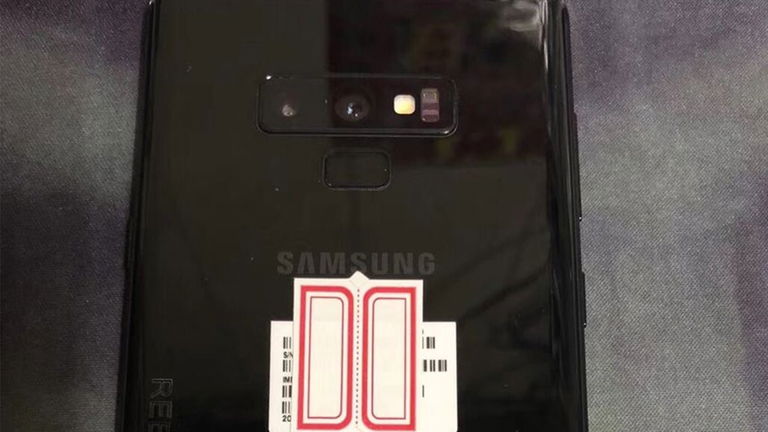 El Samsung Galaxy Note9 vuelve a filtrarse en fotos reales (y con la pantalla rota)