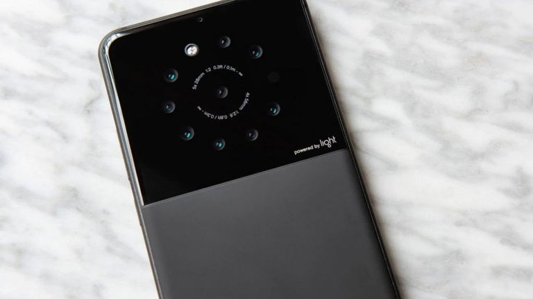 Light y el ataque de las cámaras, ¿un prototipo con 9 sensores fotográficos?