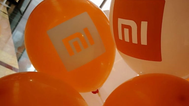 Colas, globos y regalos: así es la inauguración de una tienda Xiaomi