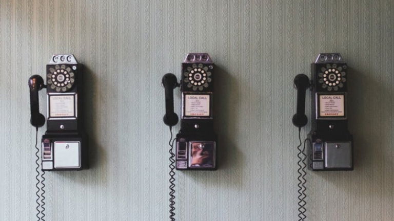 El día ha llegado, comienza el final de la historia de los teléfonos fijos