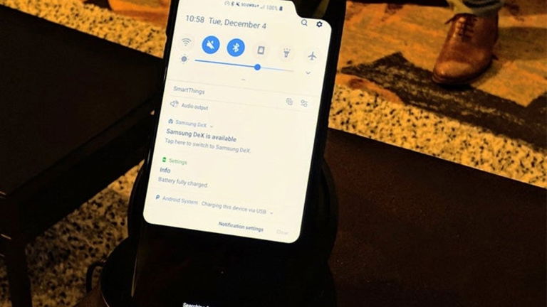 Samsung presenta el prototipo de su teléfono 5G con un extraño notch en una esquina