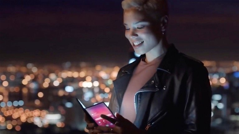 El supuesto móvil plegable de Samsung se filtra en vídeo, y no es como esperábamos