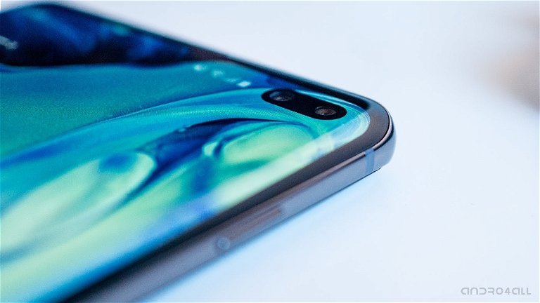 El hasta ahora exclusivo agujero doble en pantalla del Samsung Galaxy S10+ se contagia a los Huawei Nova 6 y Redmi K30