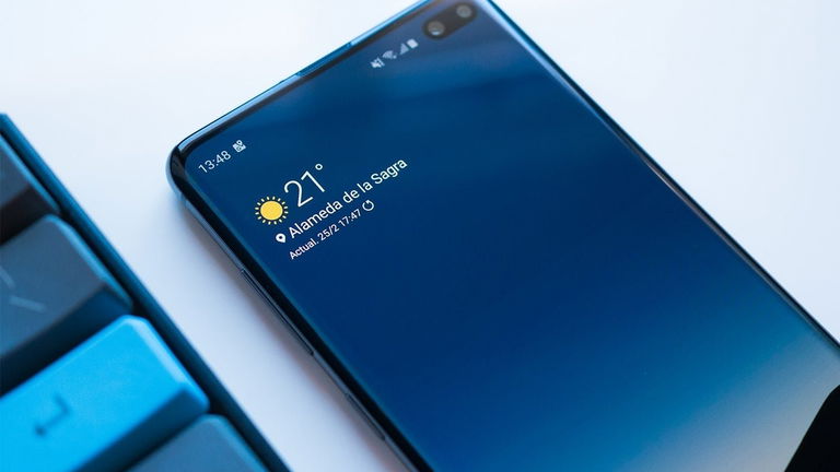 Samsung ha lanzado diez Galaxy S10 al espacio en Malasia: si alguien acierta dónde caerán, se los queda