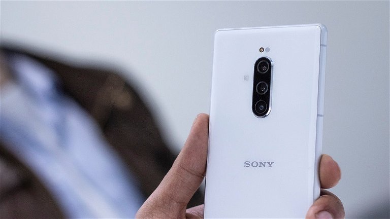 Para Sony, las cámaras pop-up son cosa del pasado: un futuro Xperia llegaría con altavoces desplegables